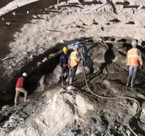 壶关拱顶带模注浆料的施工流程及注意事项